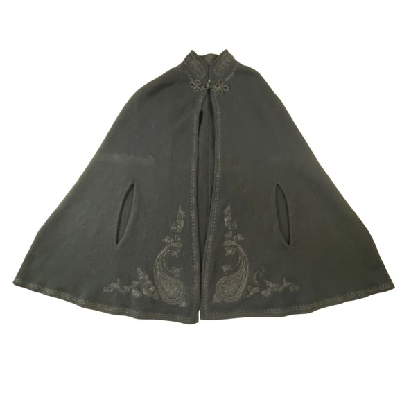 Lauren Ralph Lauren Jackets & Blazers - Lauren Ralph Lauren Black Lambswool Blend Embroidered Cape Frog Closure OS VTG